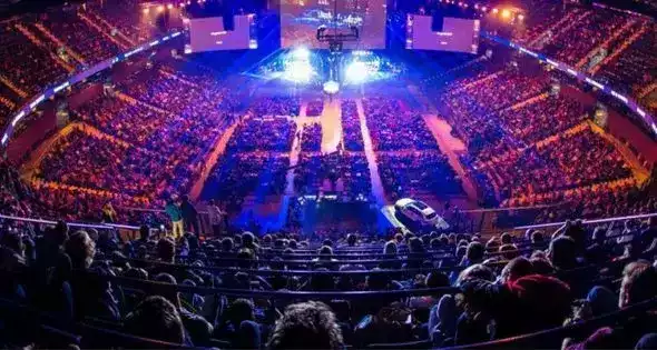 Image displaying a packed arena as fans settle to watch the COD tournament